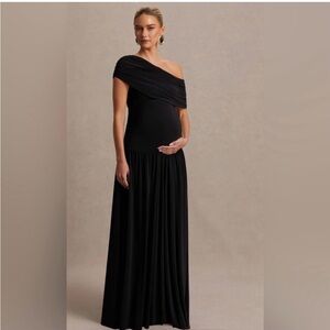 Elegant One-Shoulder Black Maternity Gown